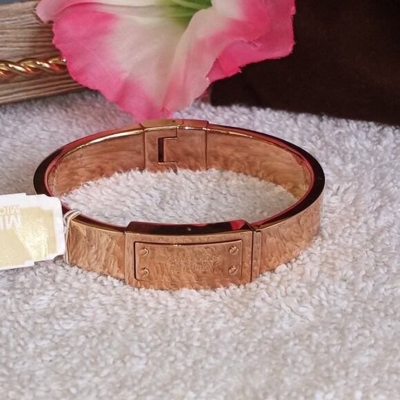 MK rose gold hinged bracelet - Picture 2 of 13